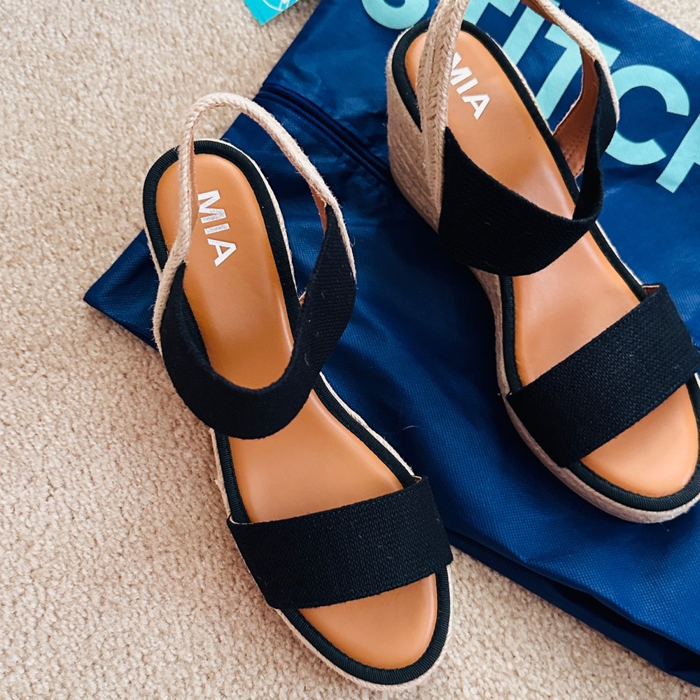 SALE $15 MIA Black Espadrille Sandals - Picture 2 of 7